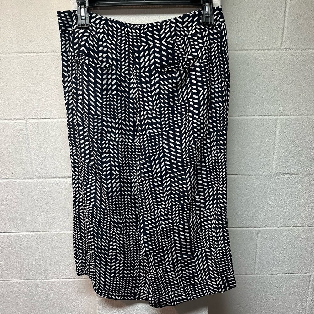 LOFT Navy and White Patterned Garment. 12 - Picture 3 of 5